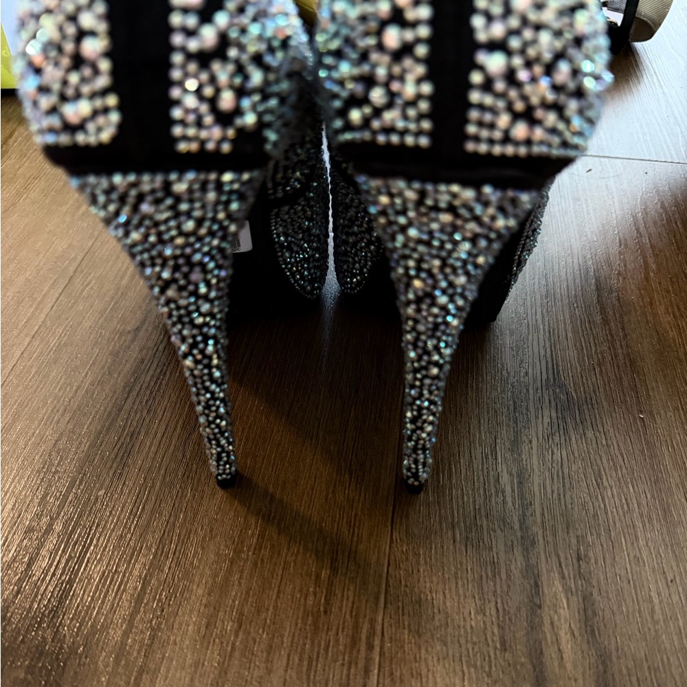 Bedazzled Pump - Picture 3 of 8